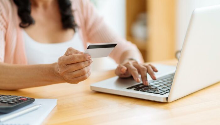 Here&#8217;s how to get a no fee prepaid debit card