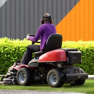 Know about the Different Types of Riding Lawn Mowers