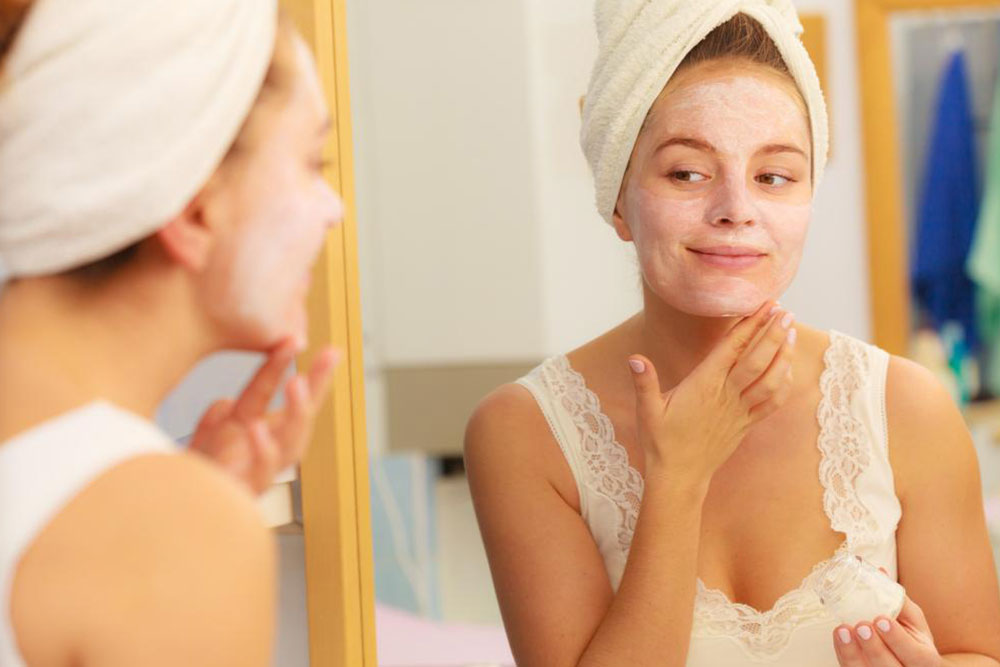 Popular moisturizers to rejuvenate dry skin