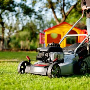 Reasons to Buy a Ride Lawn Mower for Your Lawn