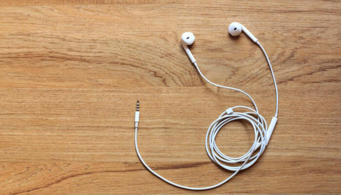 Types of earphones for mobile phones