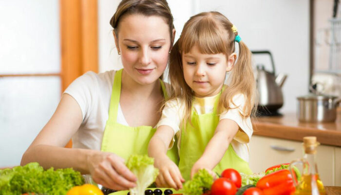 Things to remember while you teach your kids how to cook