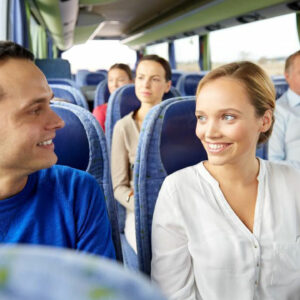 4 factors to consider while selecting a bus tour