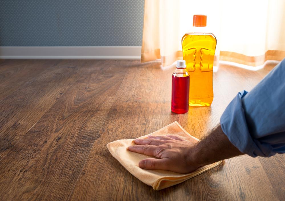 4 popular wooden floor cleaners for intensive cleaning