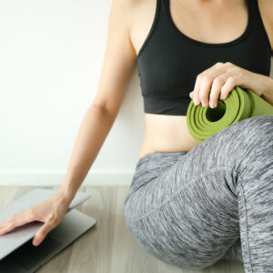 5 Basic Yoga Accessories For Every Yoga Practioner