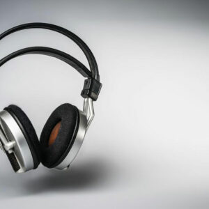 4 popular cordless headphones for TV