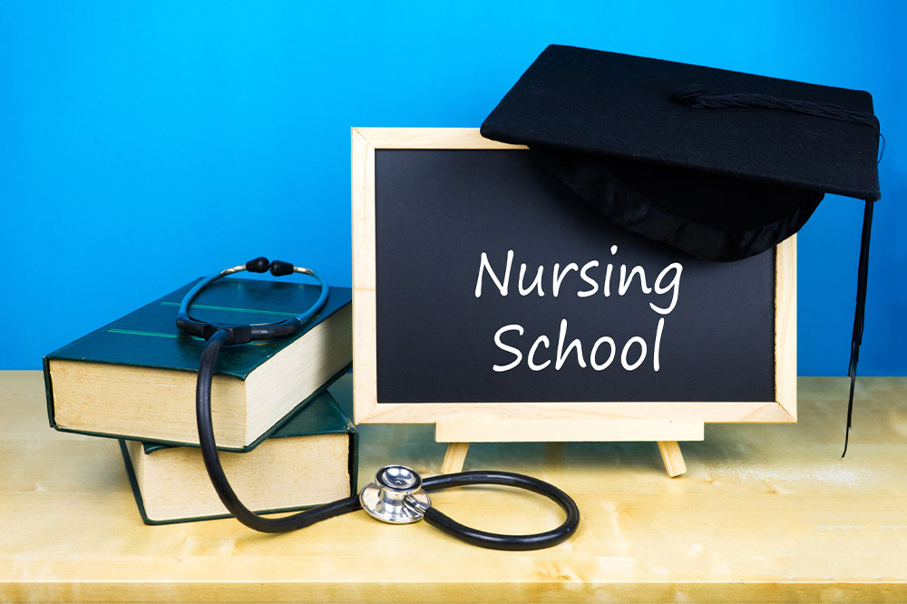 What are the typical admission requirements of a nursing school