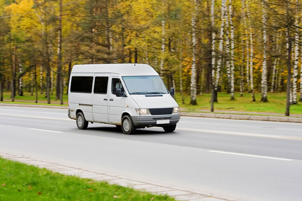 4 Attractive Features of the Ford Transit-150 Crew