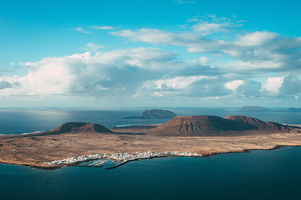 The Canary Islands Guide – Places to Visit, Flight Costs, and More