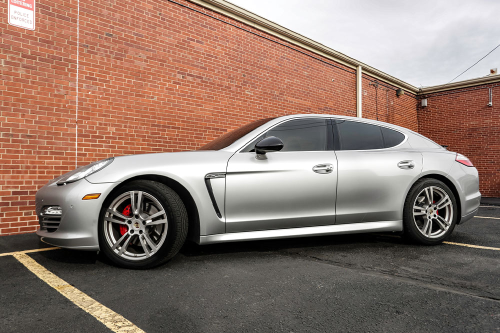 Popular Trims and Features of the New Porsche Panamera